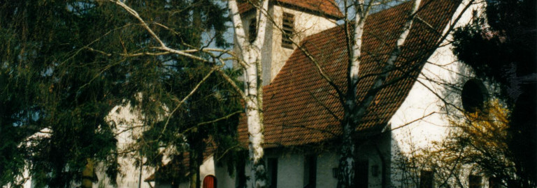 Kirche Eltmann in der Außenansicht.