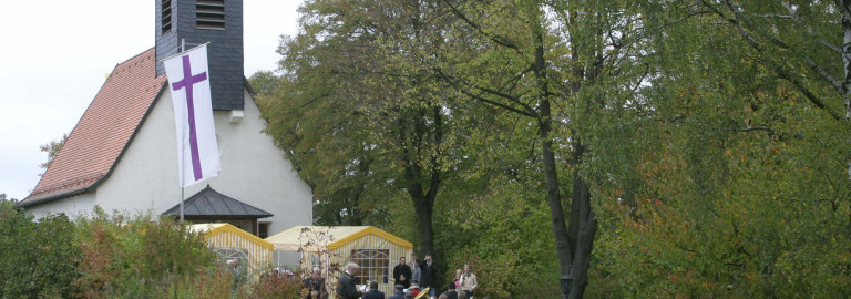 Michaelskirche Rudendorf in der Außenansicht, Einzug 50-Jahre